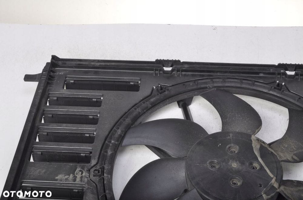 AUDI A4 B9 2.0 TDI WENTYLATOR CHŁODNICY 8W0121207 - 9