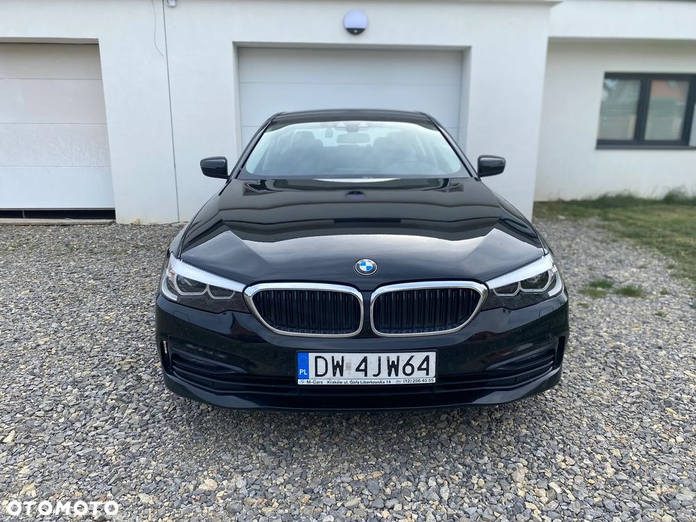 BMW Seria 5 518d Business Edition sport - 4