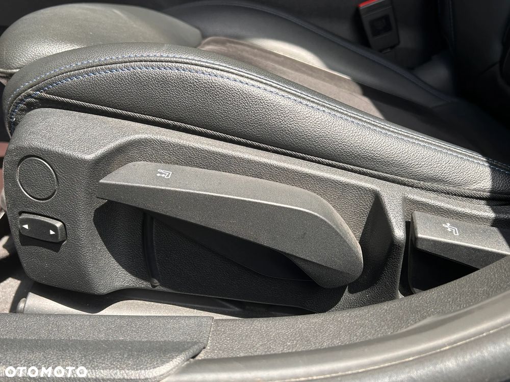 BMW Seria 3 330i xDrive M Sport sport - 16