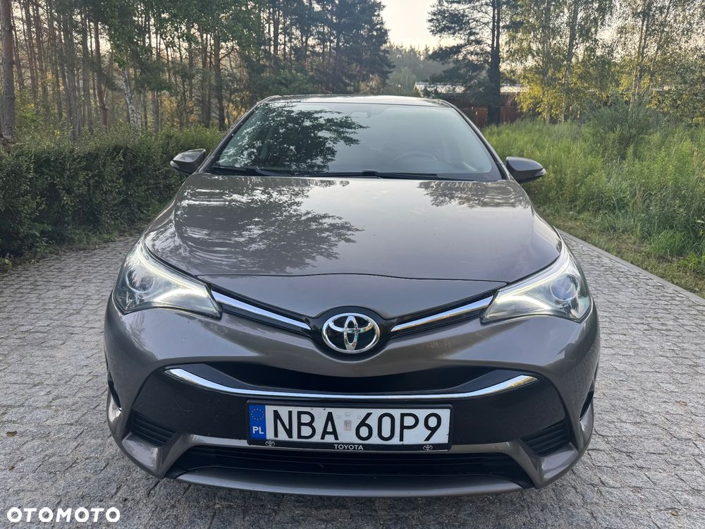 Toyota Avensis 2.0 D-4D Prestige - 2