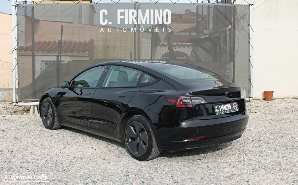 Tesla Model 3 Standard Range Plus RWD — fotografia 7