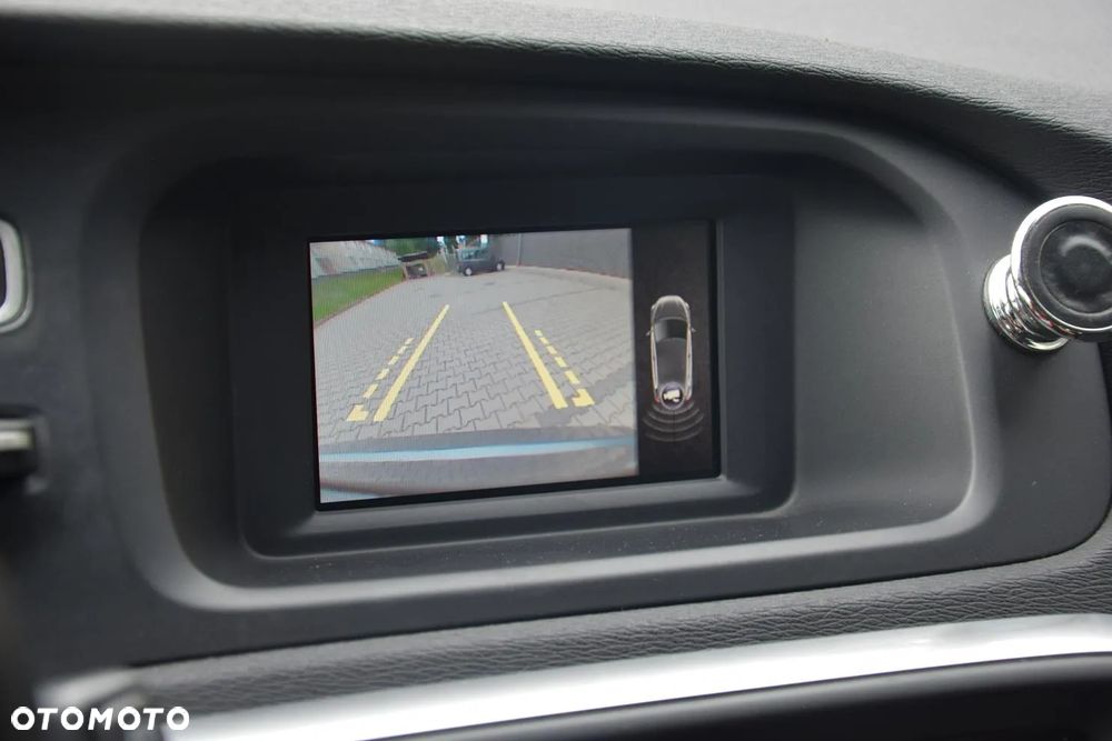 Volvo V40 D3 Summum - 17