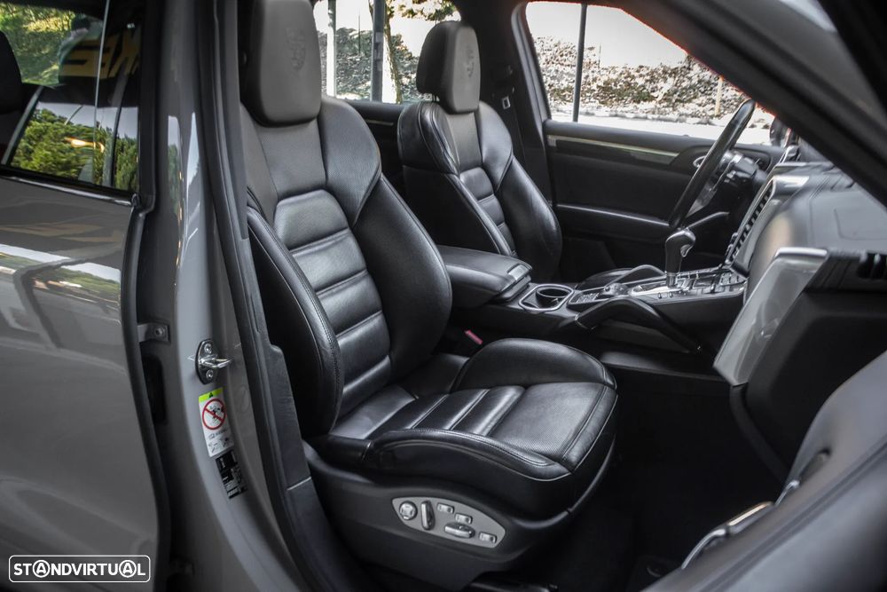 Porsche Cayenne S E-Hybrid - 30