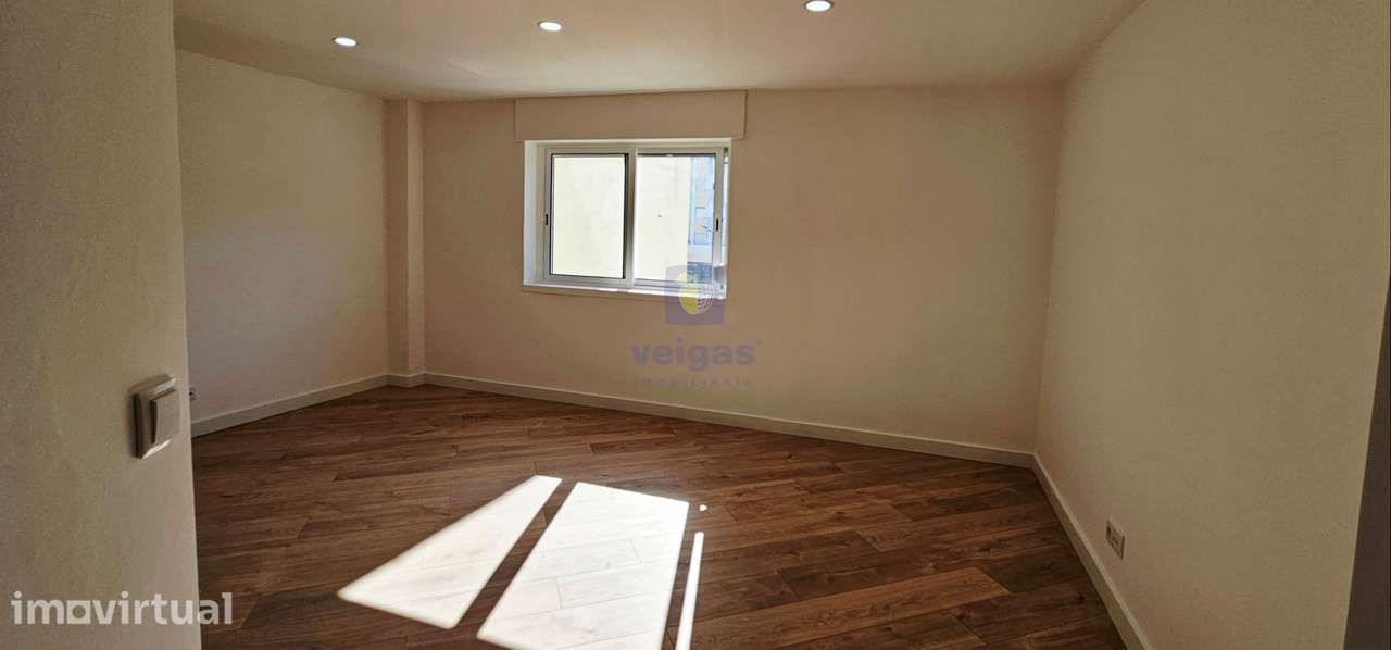 Apartamento renovado com 3 quartos no Forte da Casa - Grande imagem: 2/26