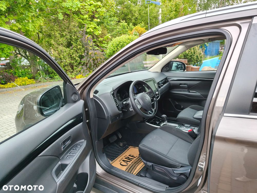 Mitsubishi Outlander 2.0 Intense + SDA 4WD CVT - 11