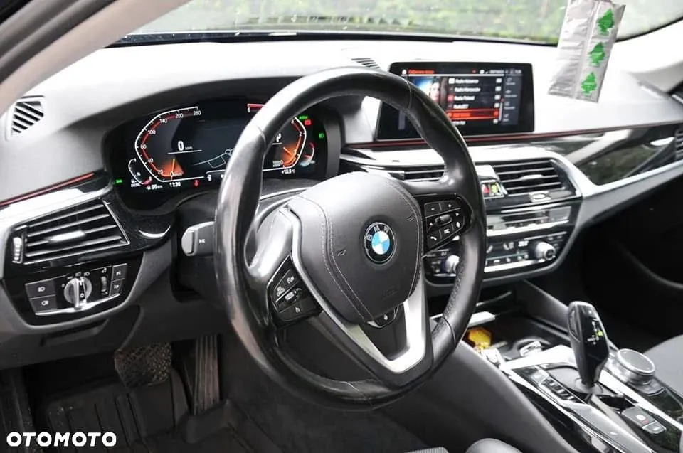BMW Seria 5 520d Touring Sport Line - 28
