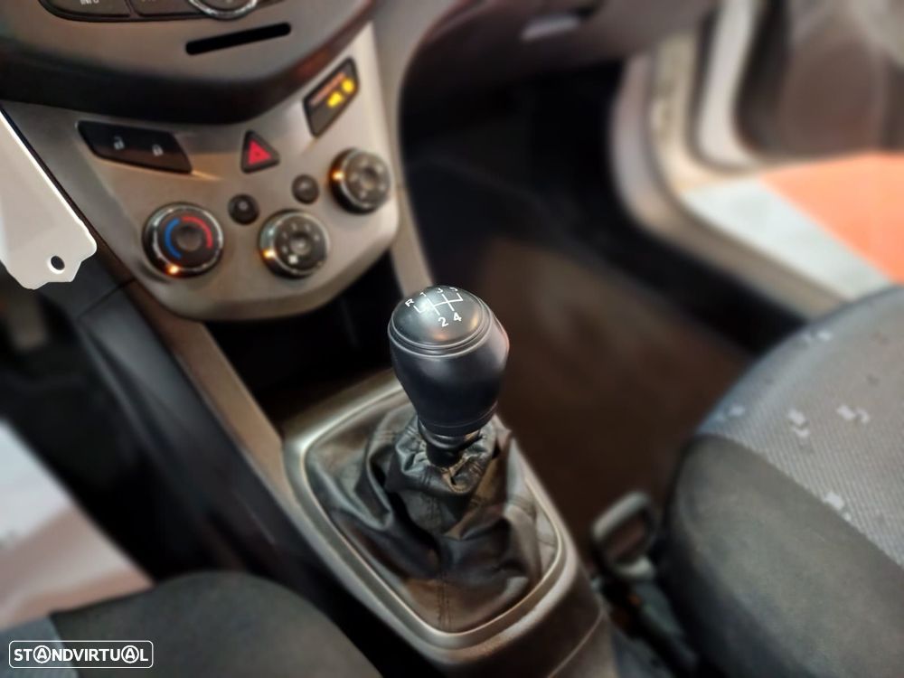 Chevrolet Aveo 1.2 LS - 19