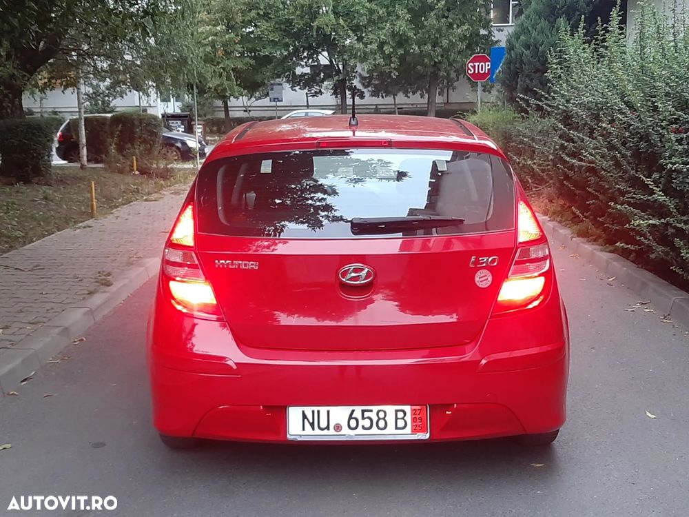 Hyundai i30 1.4 FIFA WM Edition - 8