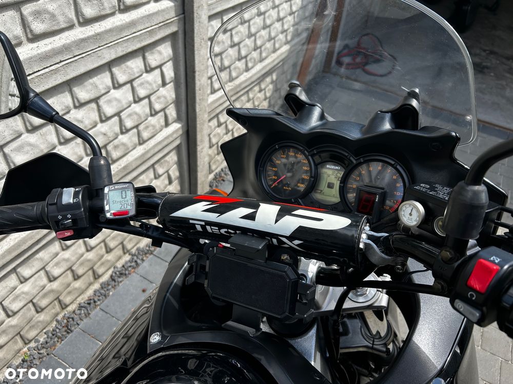 Suzuki V-STROM - 12