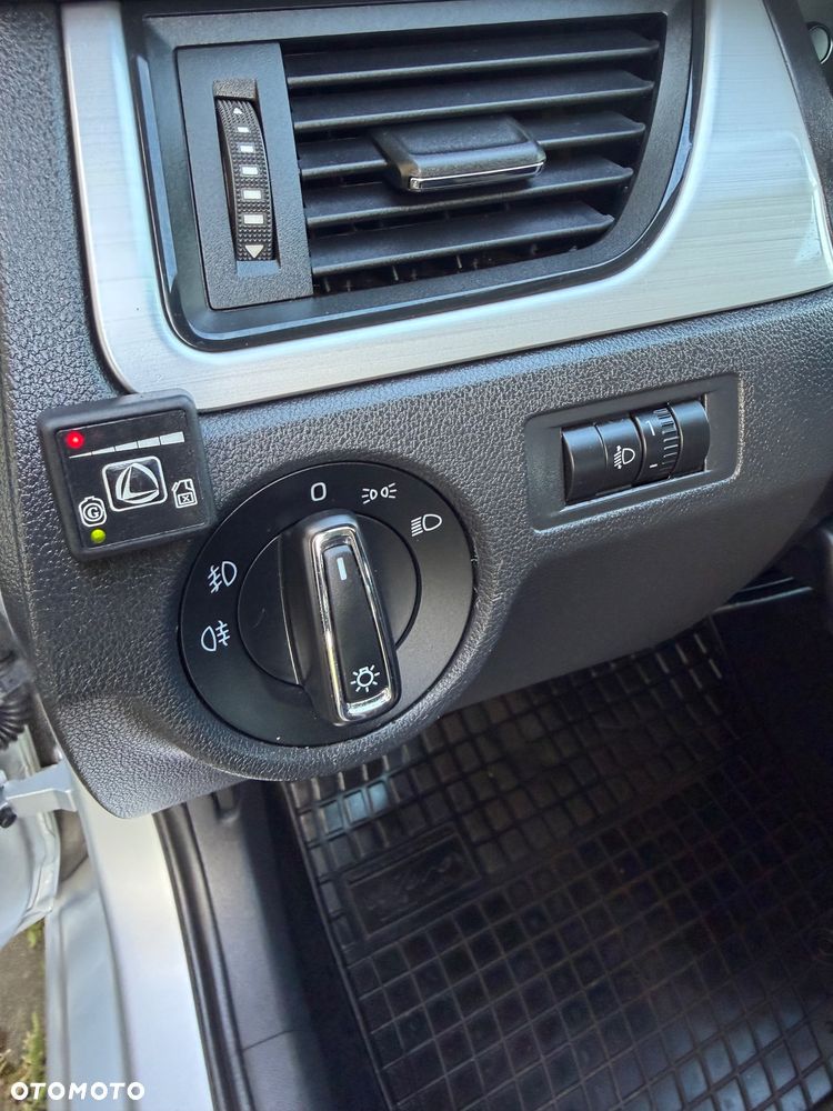 Skoda RAPID 1.0 TSI Ambition - 16