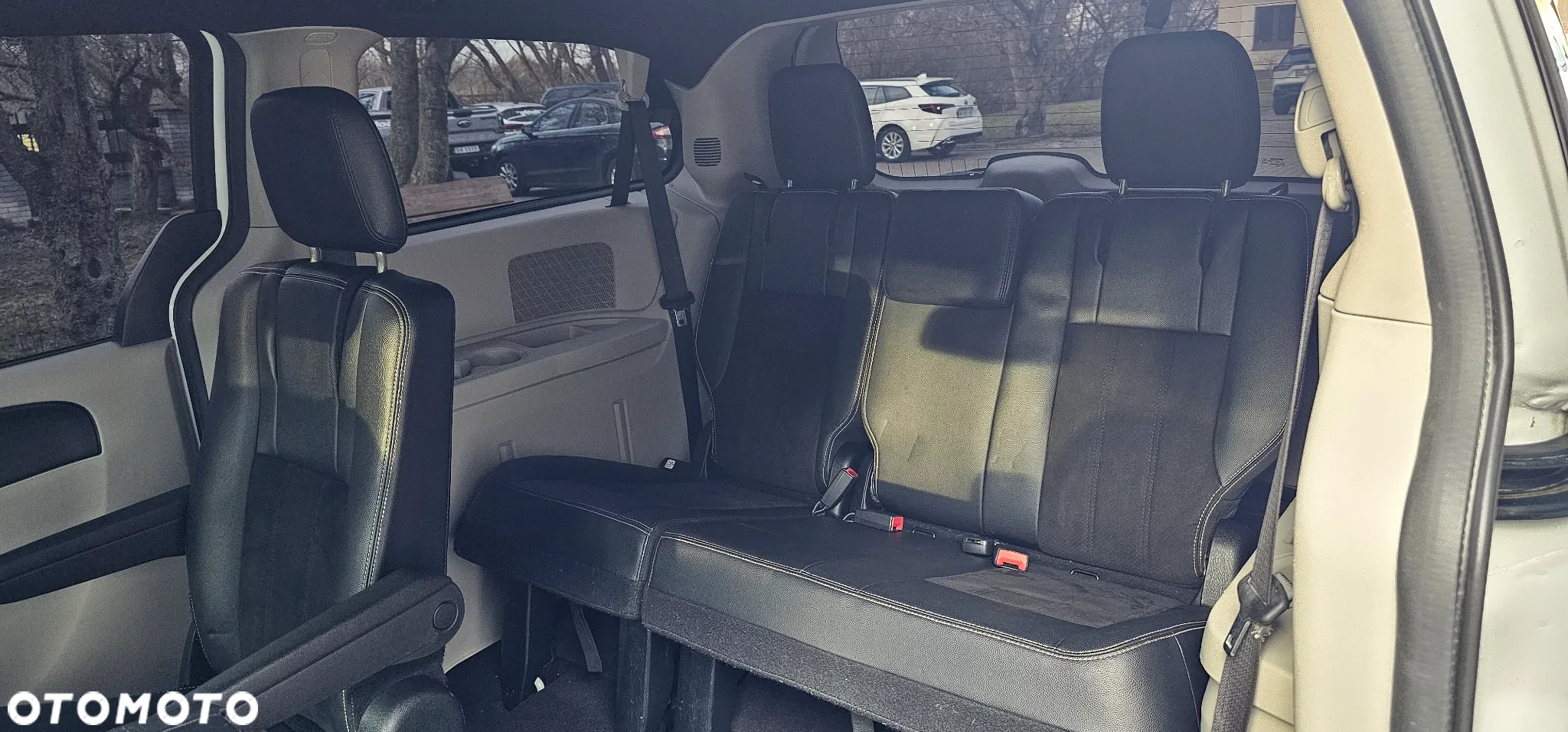 Dodge Grand Caravan - 15