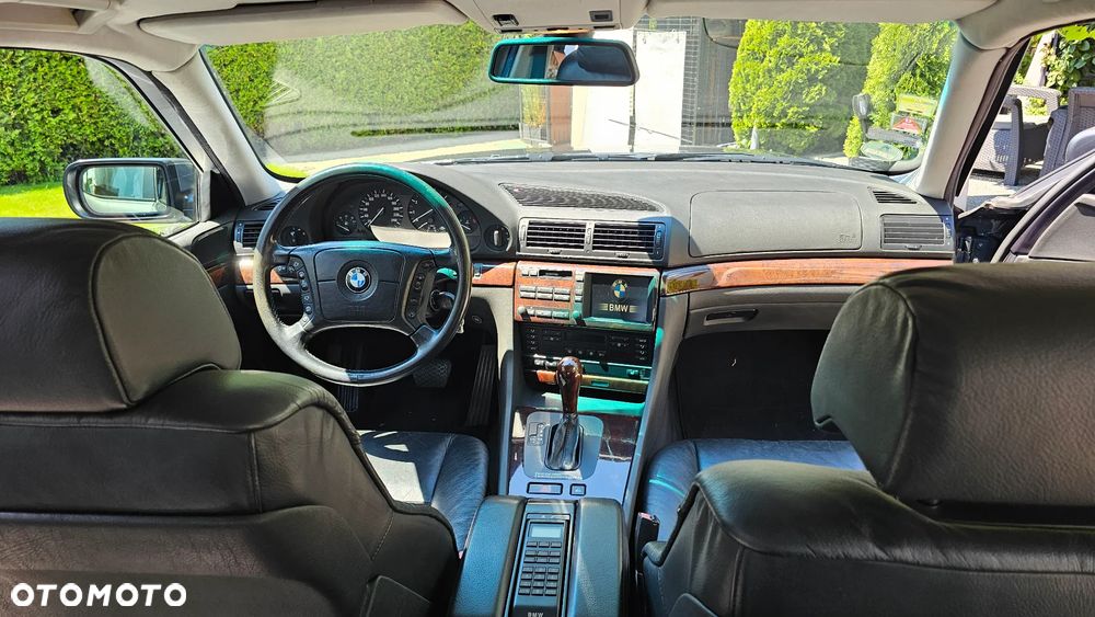 BMW Seria 7 740i - 9