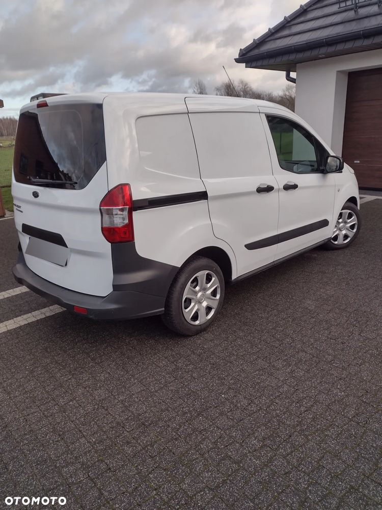 Ford Transit Courier - 3