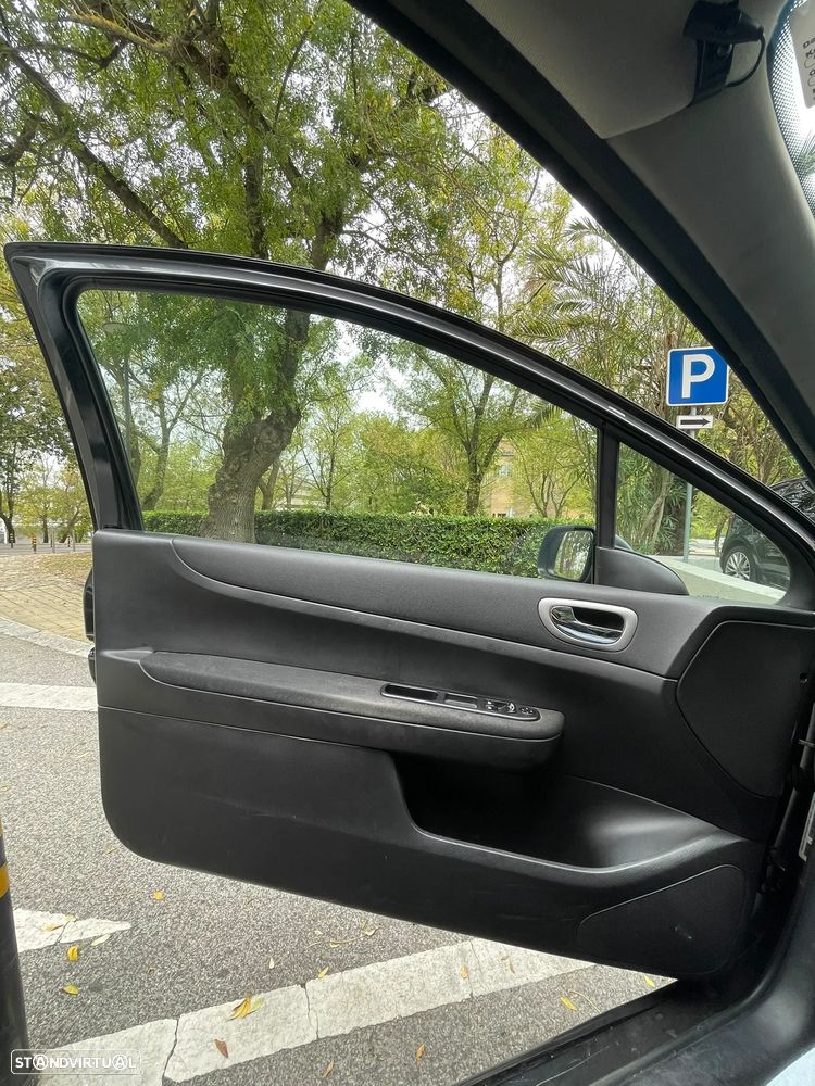 Peugeot 307 1.6 HDi Premium - 17