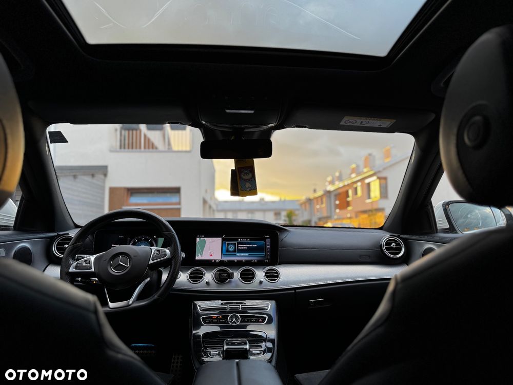 Mercedes-Benz Klasa E 220 d 4-Matic 9G-TRONIC - 18