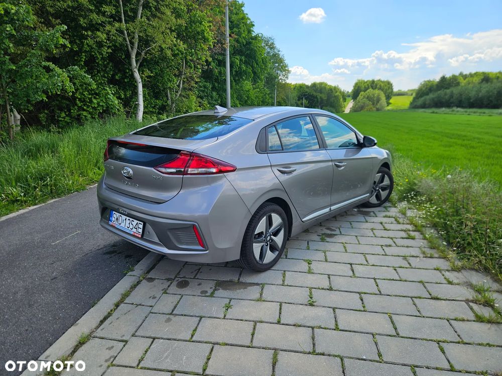 Hyundai IONIQ Hybrid Premium - 6