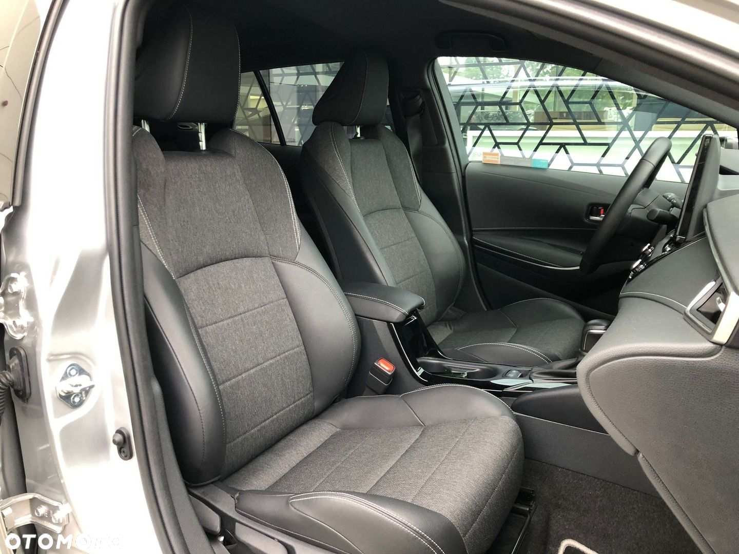 Toyota Corolla 1.8 Hybrid Style - 6
