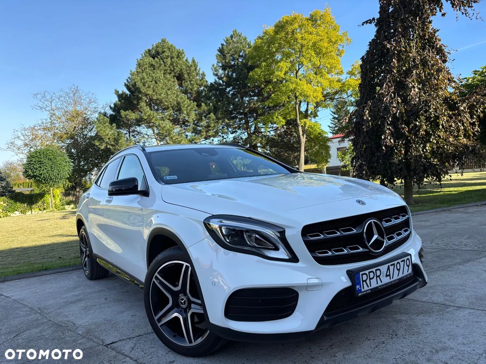 Mercedes-Benz GLA 200 7G-DCT AMG Line - 1