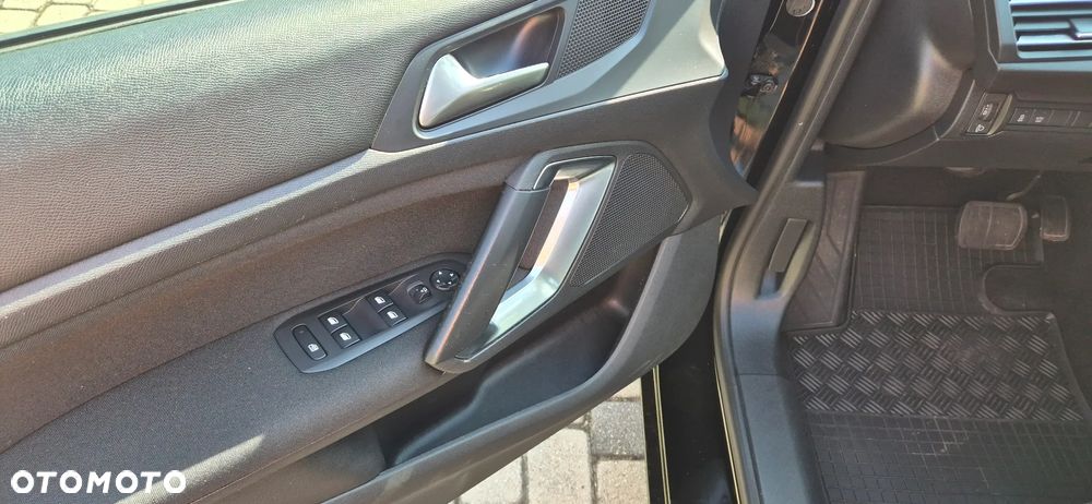 Peugeot 308 1.2 PureTech GPF Active Pack Business S&S EAT8 - 17
