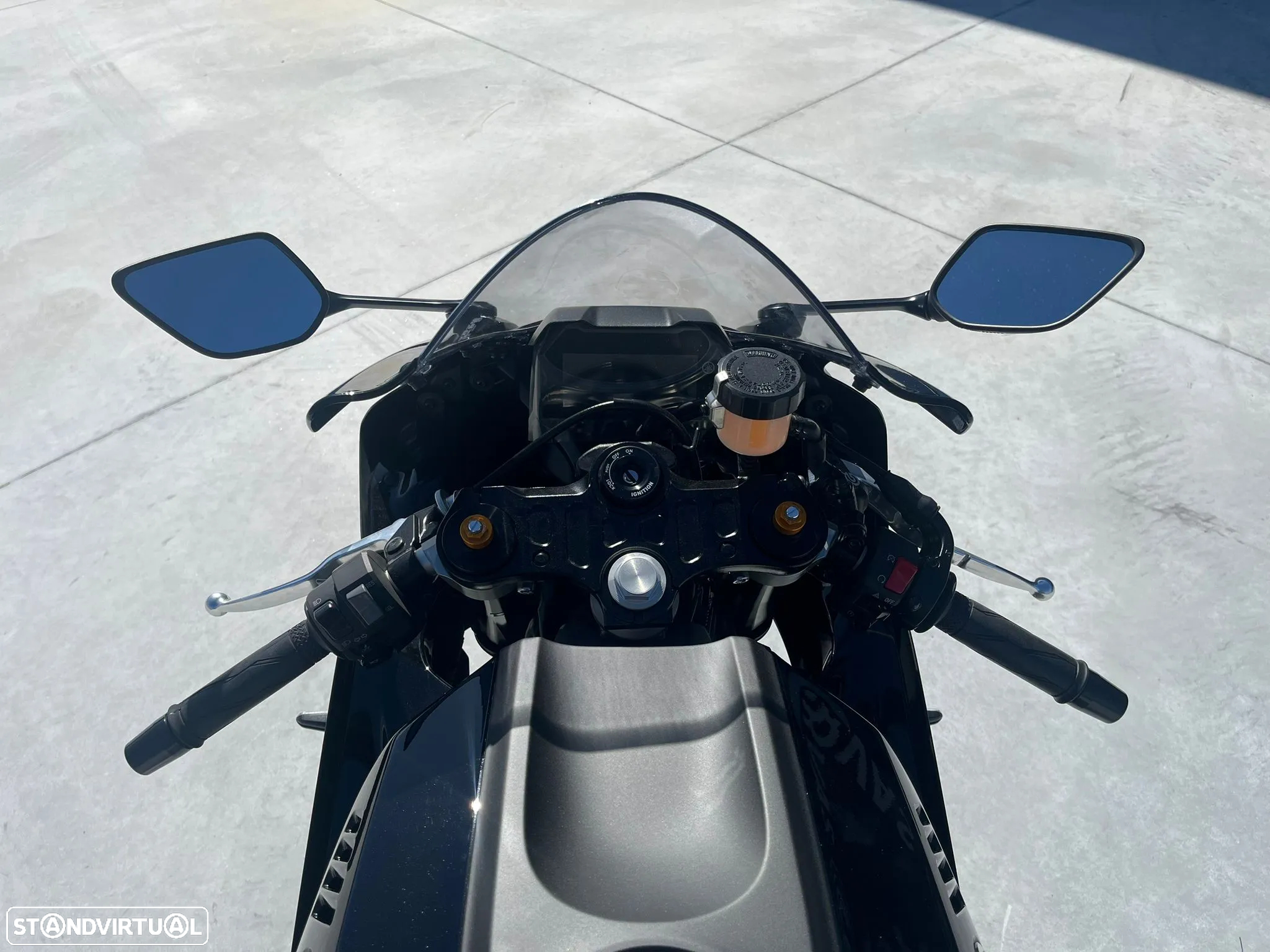 Yamaha R 7 (MIDNIGHT BLACK) - 8