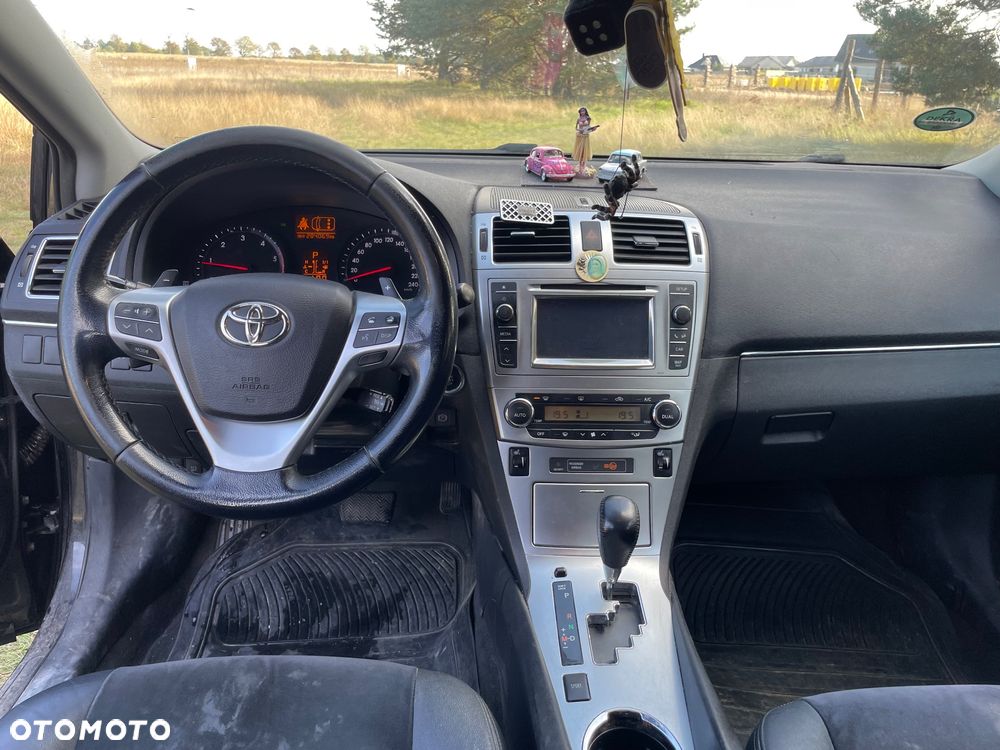 Toyota Avensis - 18