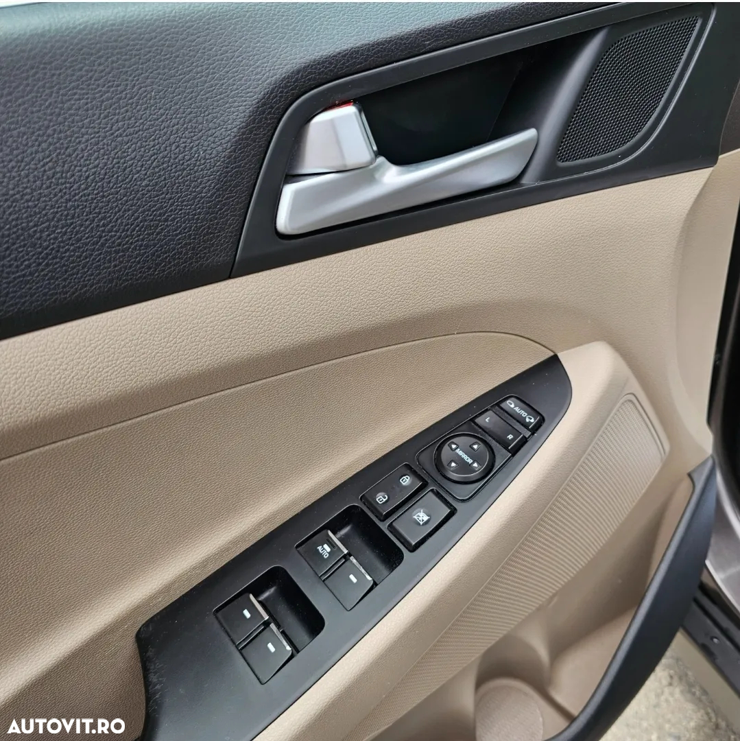 Hyundai Tucson 2.0 CRDI 4WD 8AT Luxury - 27