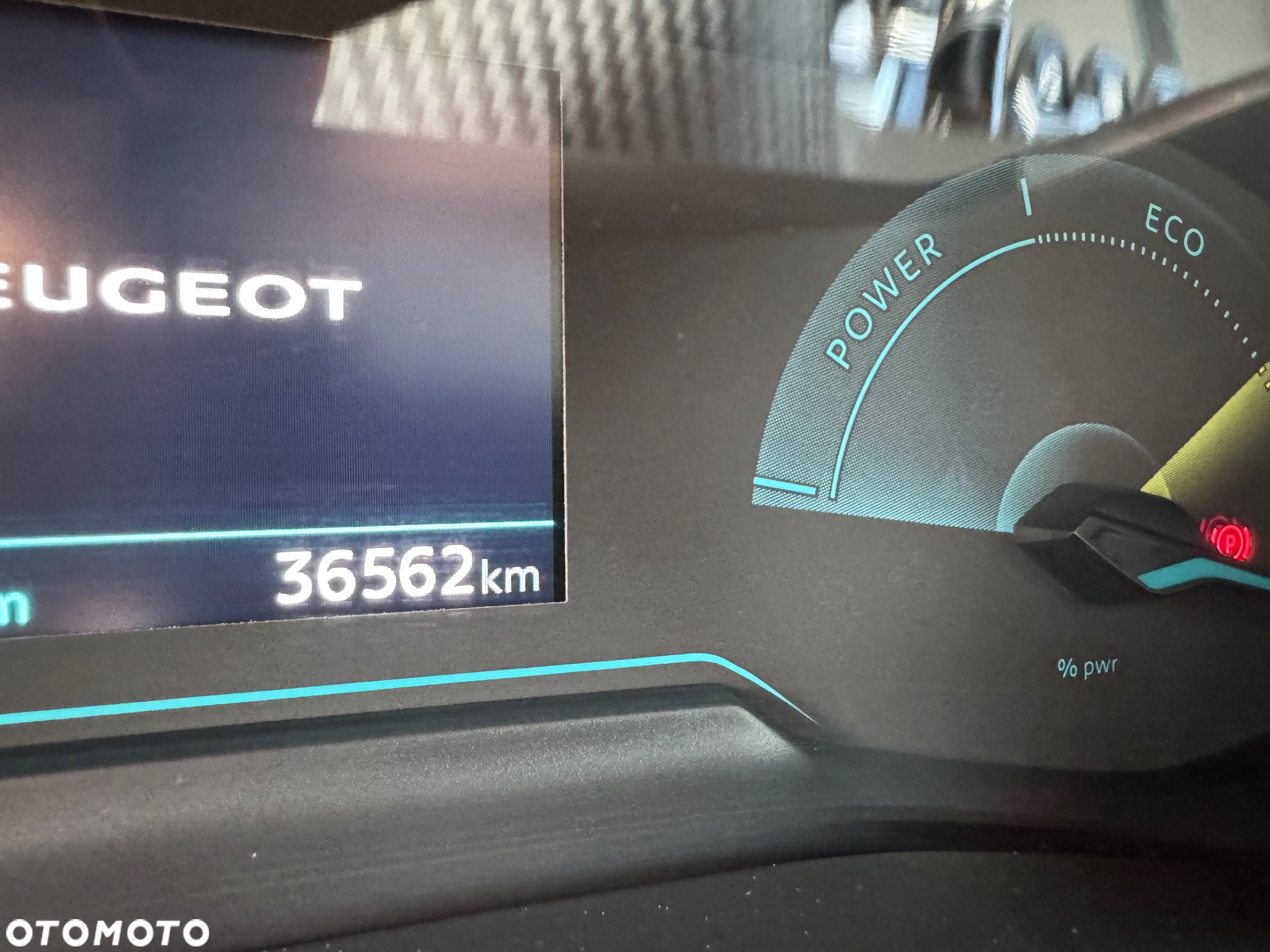 Peugeot 2008 e-2008 Allure - 13