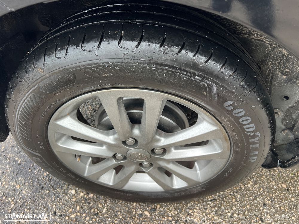 Toyota Yaris 1.0 VVT-i Comfort +PS Style +P.Techno +P.Sport - 19