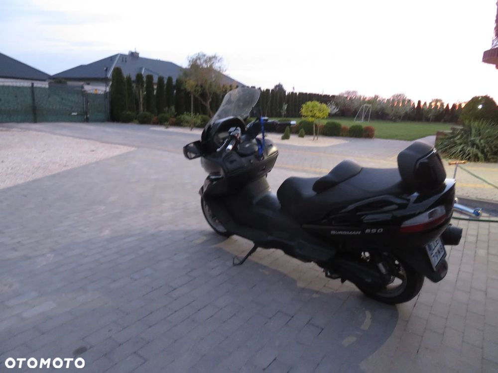 Suzuki Burgman - 4