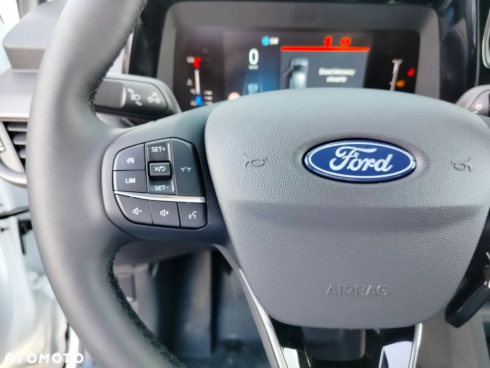 Ford Transit Courier - 9