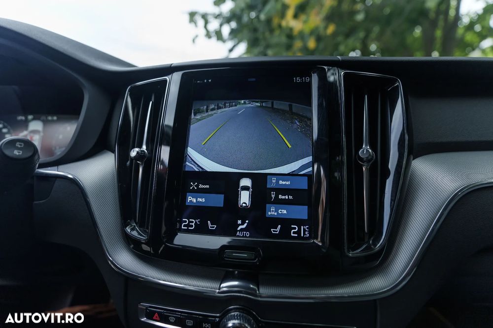 Volvo XC 60 B4 MHEV R-Design - 34