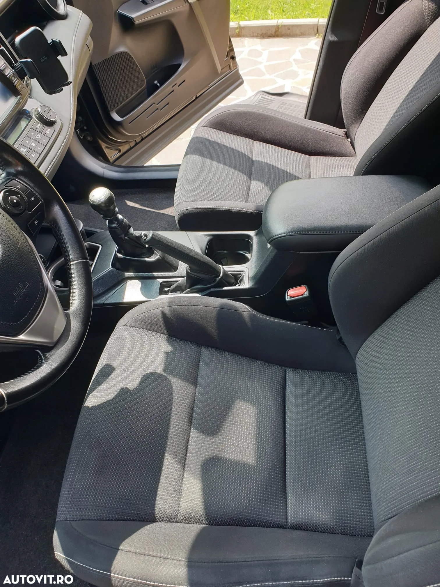 Toyota RAV4 - 8