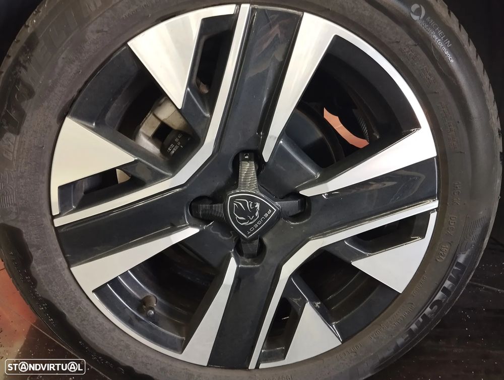 Peugeot 208 1.2 Hybrid Allure e-DCS6 - 10