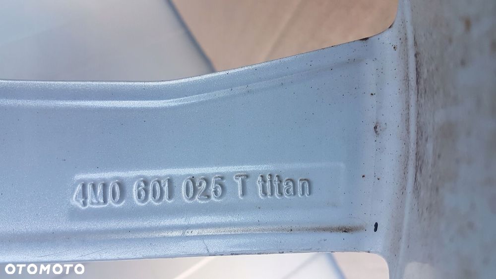 FELGA AUDI Q7 SQ7 RSQ7 4M 9.5Jx21 ET31 - 14