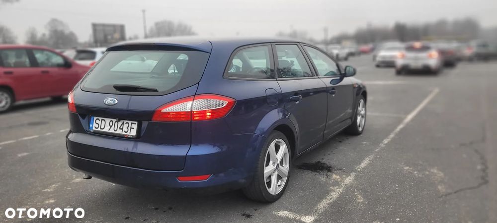 Ford Mondeo 2.0 TDCi Ambiente - 9