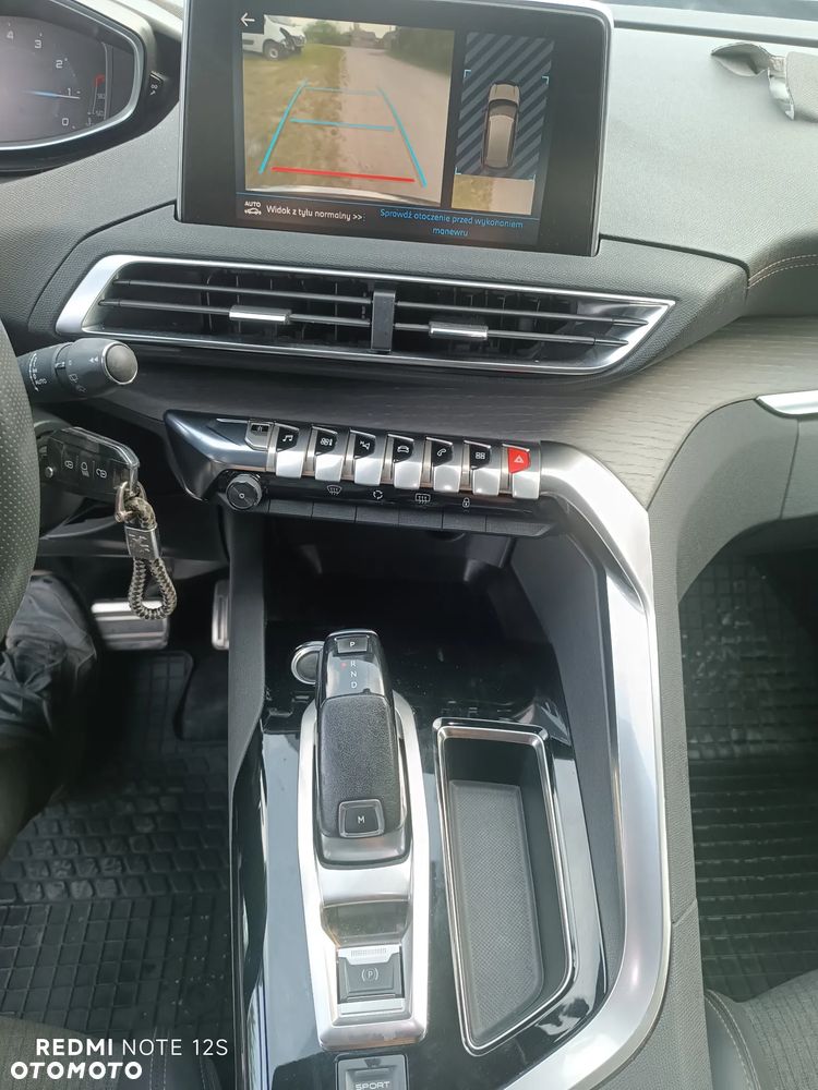 Peugeot 3008 1.2 PureTech GPF Allure S&S EAT8 - 11