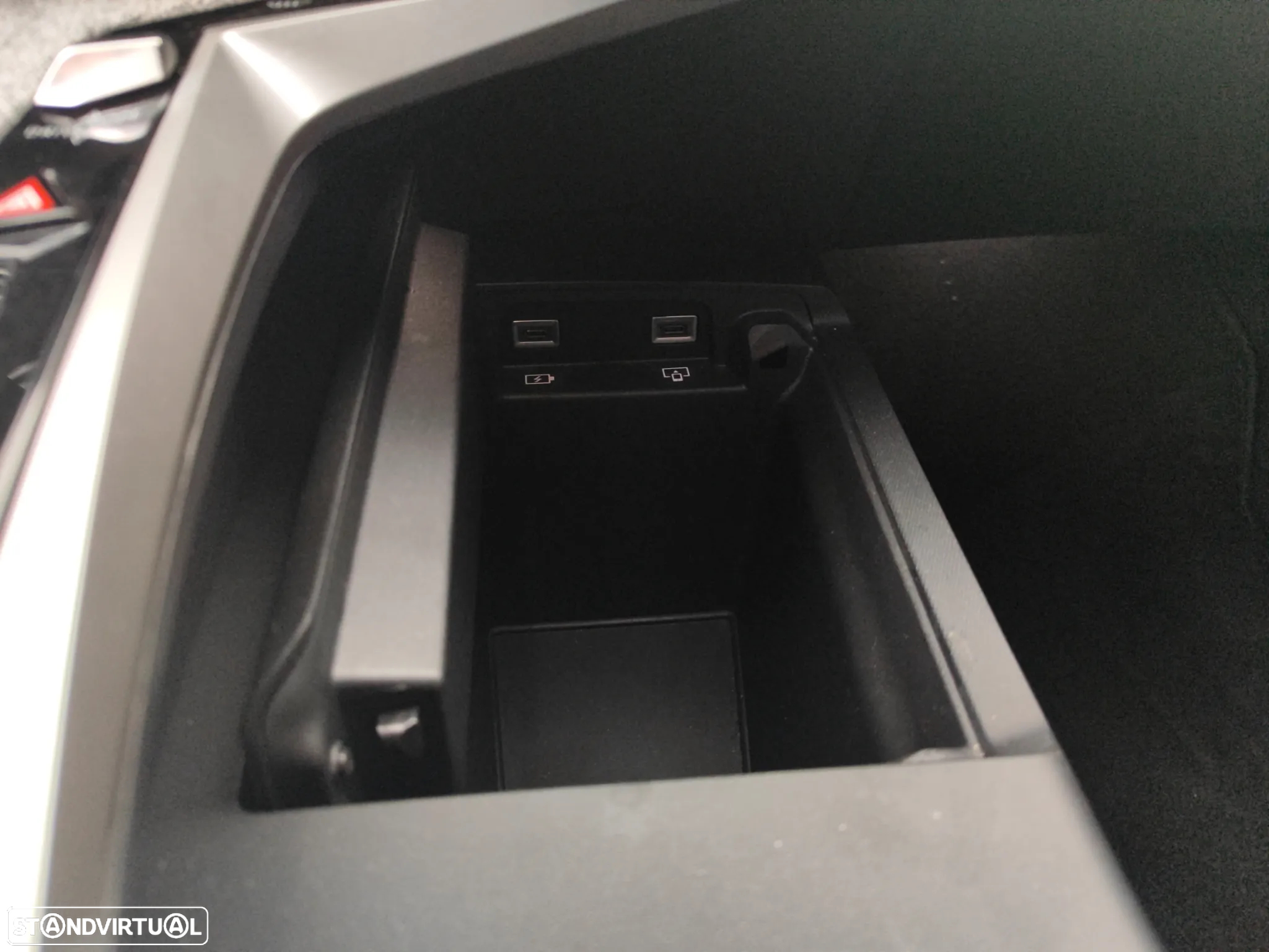 Peugeot 3008 1.2 Hybrid Allure e-DCS6 - 33
