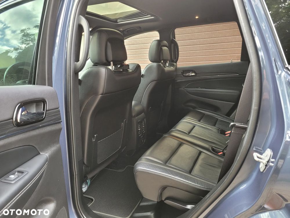 Jeep Grand Cherokee - 22