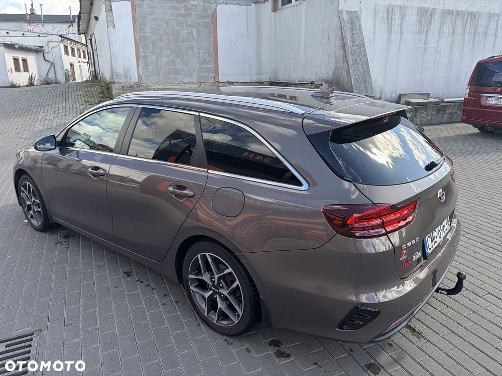 Kia Ceed - 4