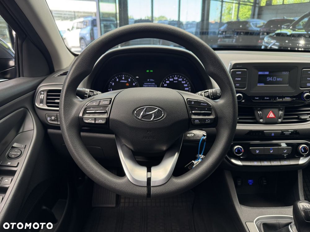 Hyundai i30 1.5 DPI Classic + - 17