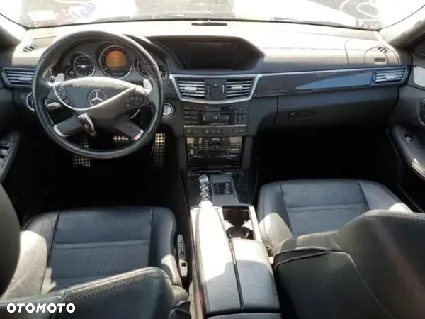 Mercedes-Benz Klasa E 63 AMG - 7