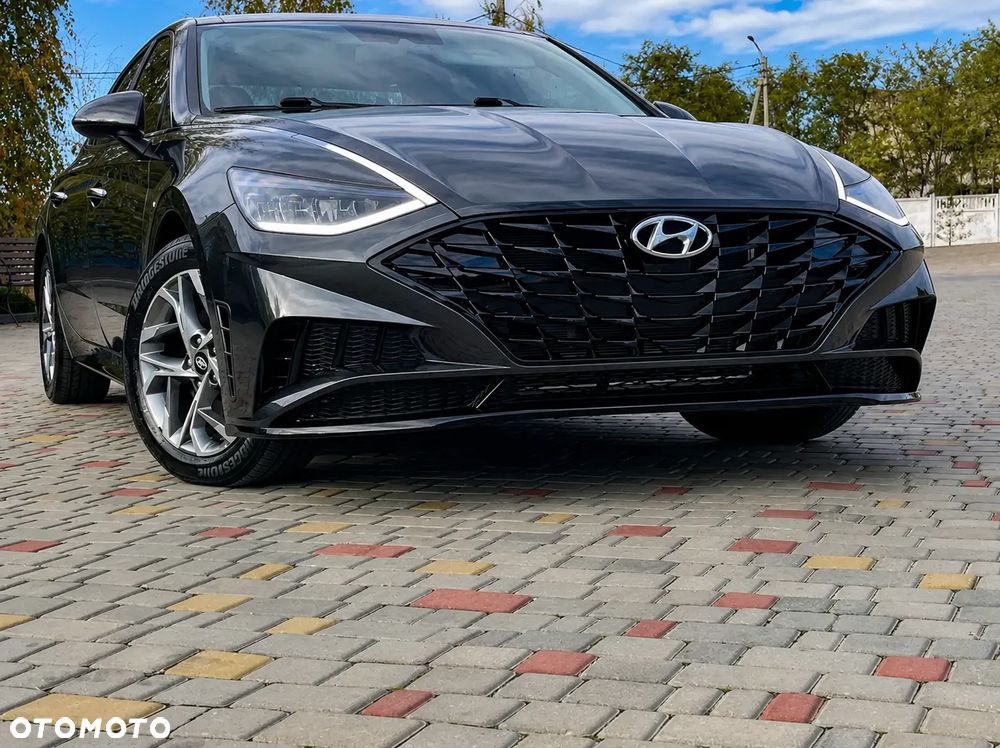 Hyundai Sonata - 2
