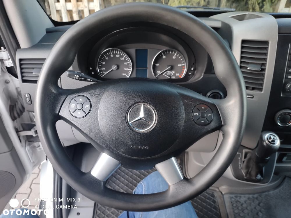 Mercedes-Benz Sprinter 319 - 25