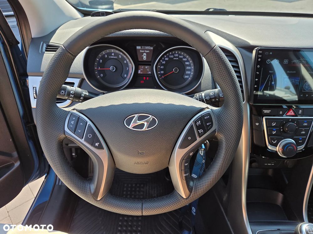 Hyundai i30 1.6 Comfort - 13