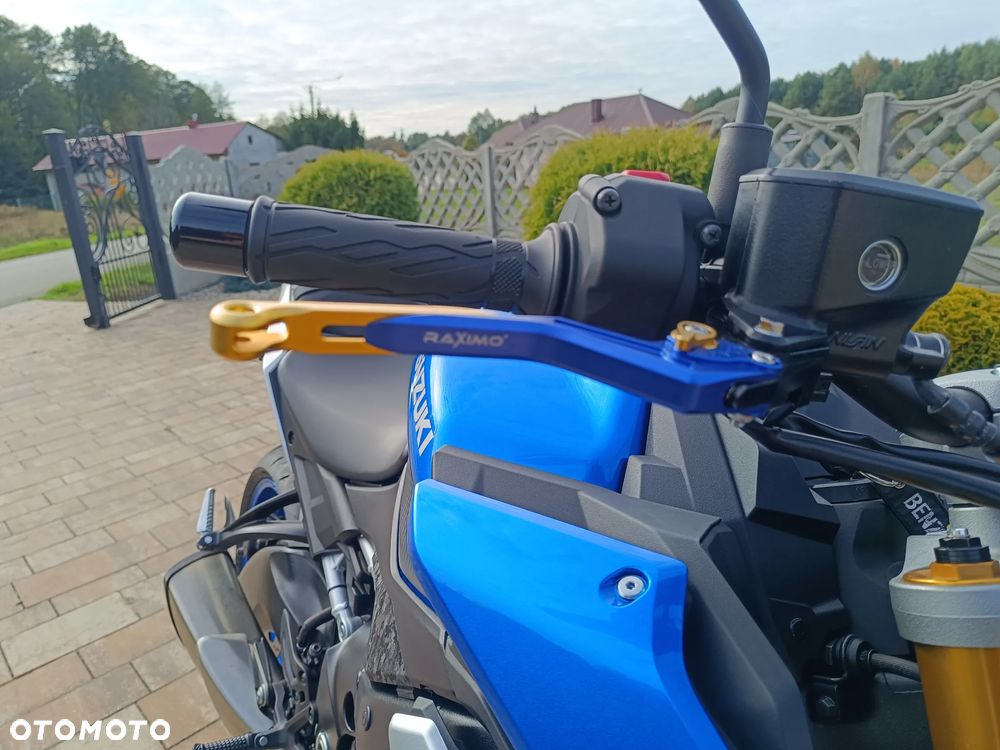 Suzuki GSX 1000 - 11