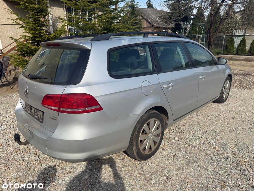 Volkswagen Passat - 4