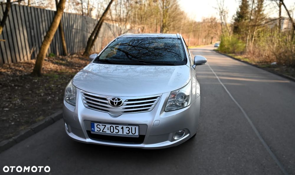 Toyota Avensis - 4
