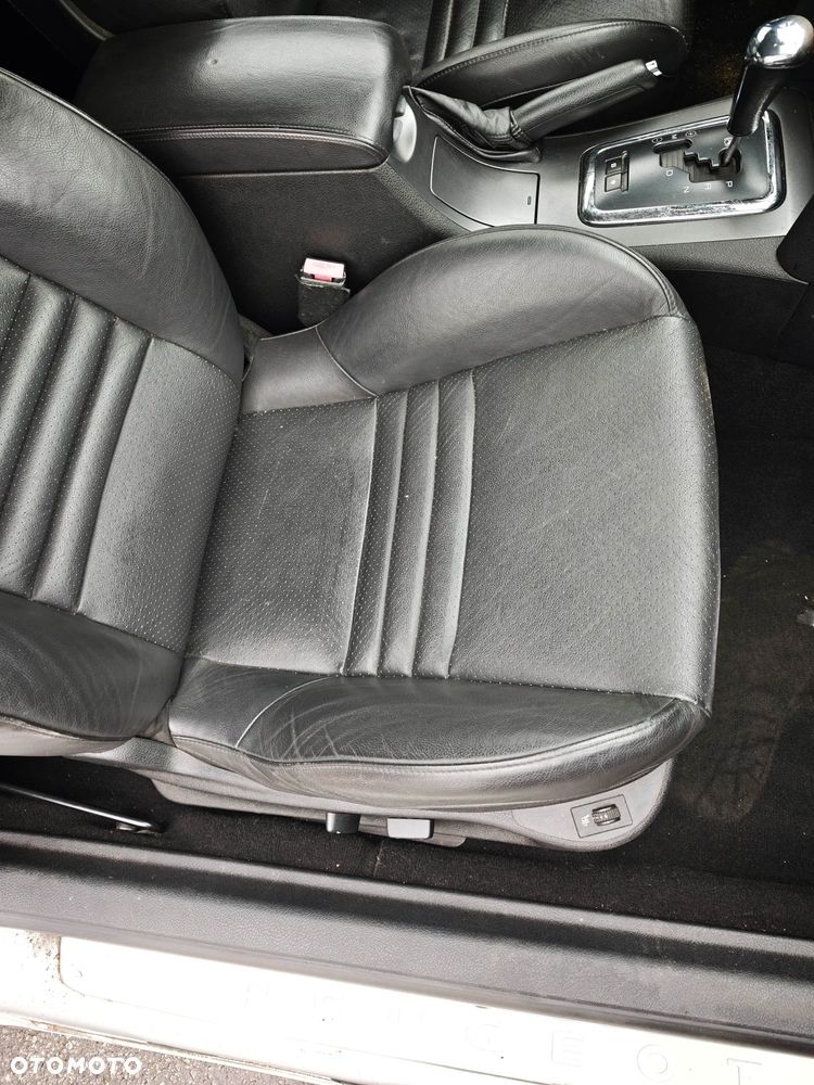 Zderzak maska drzwi silnik części Peugeot 407 Coupe EZRC 2.7 HDi - 24