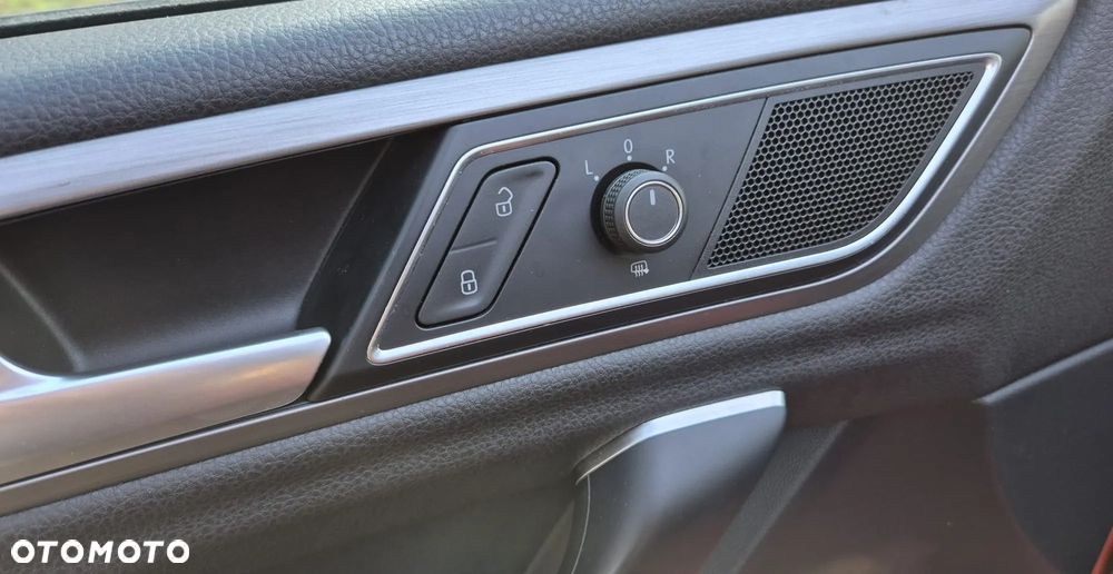 Volkswagen Golf Sportsvan 1.6 TDI BlueMotion Technology Comfortline - 26