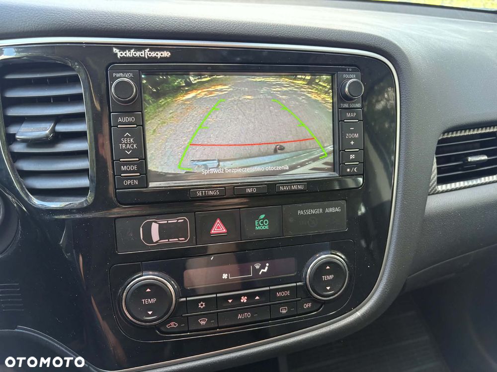 Mitsubishi Outlander - 11
